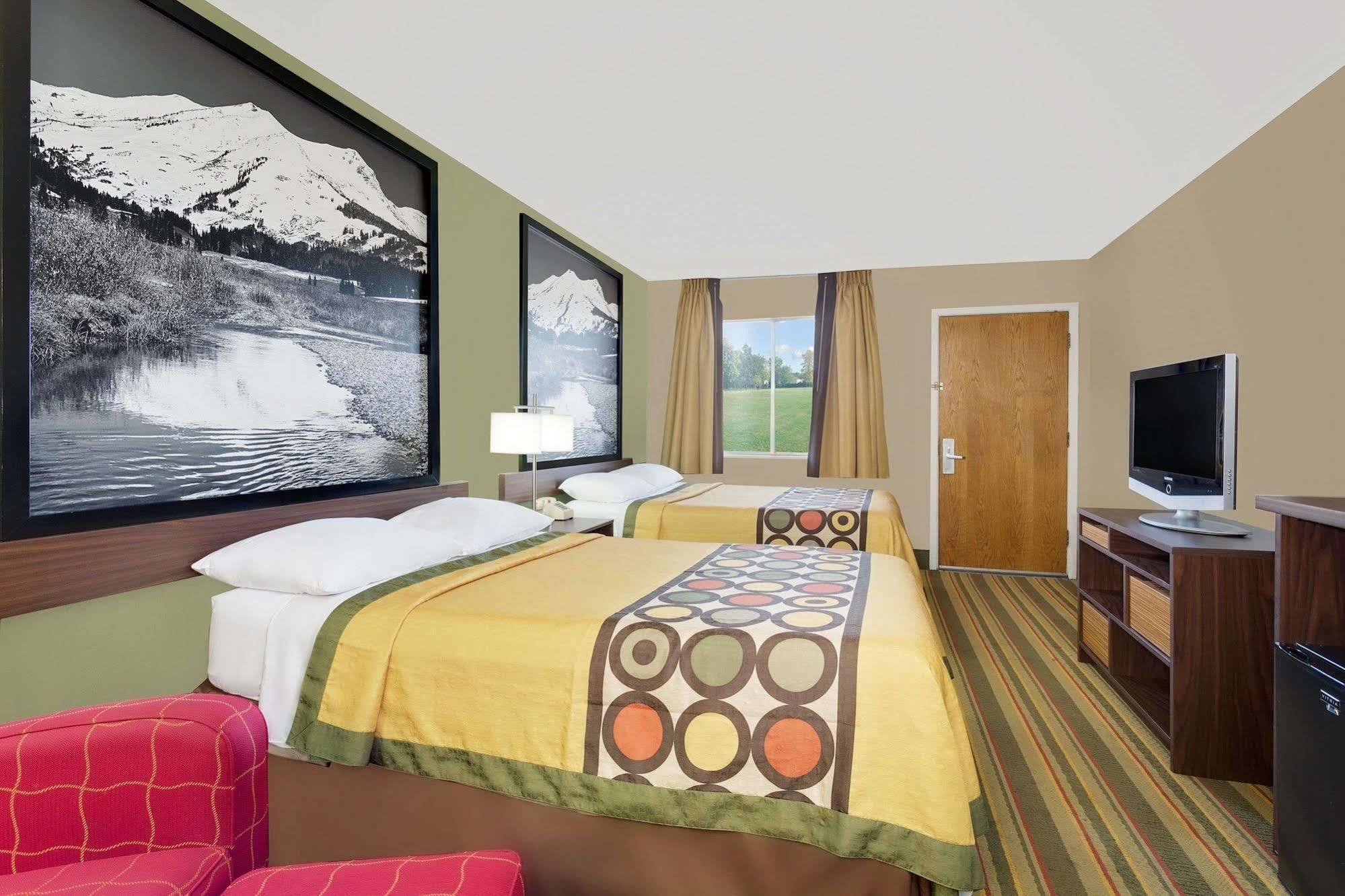 Super 8 By Wyndham Denver